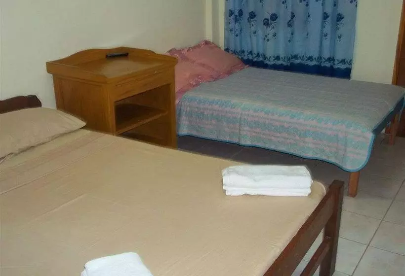 هتل Moreno S Cottages