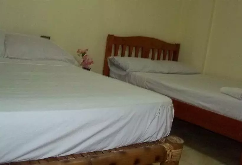 هتل Moreno S Cottages