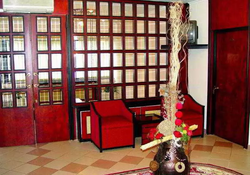 酒店 Petrol Company