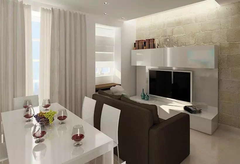 هتل Valletta Merisi Suites