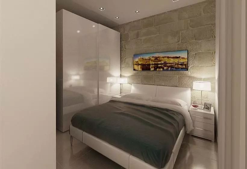 هتل Valletta Merisi Suites