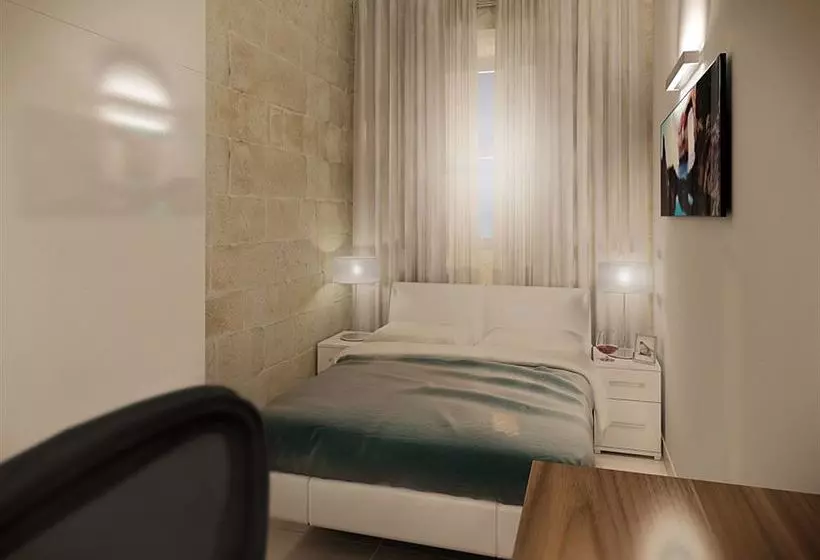 هتل Valletta Merisi Suites