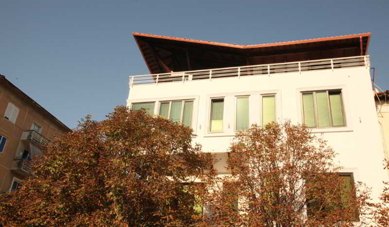 호텔 & Restaurant White City