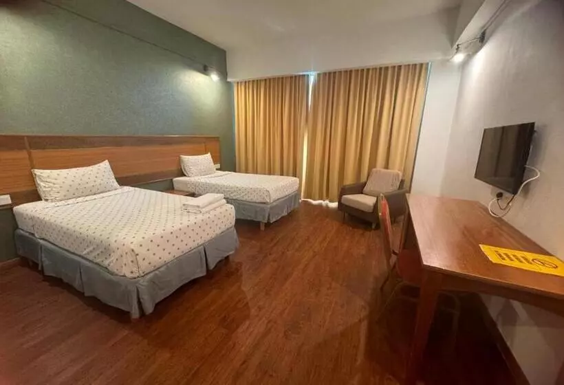 Mayres Hotel Kota Tinggi