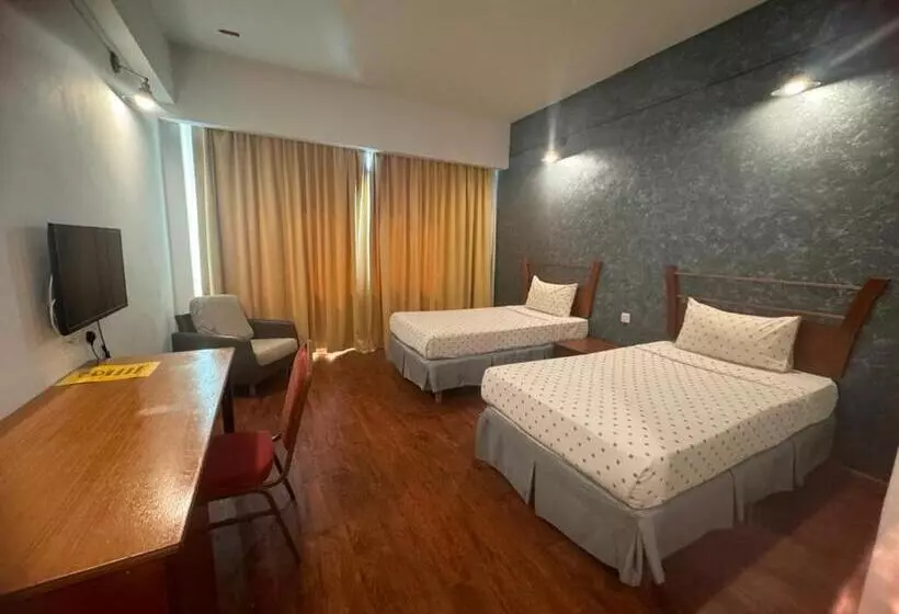 Mayres Hotel Kota Tinggi
