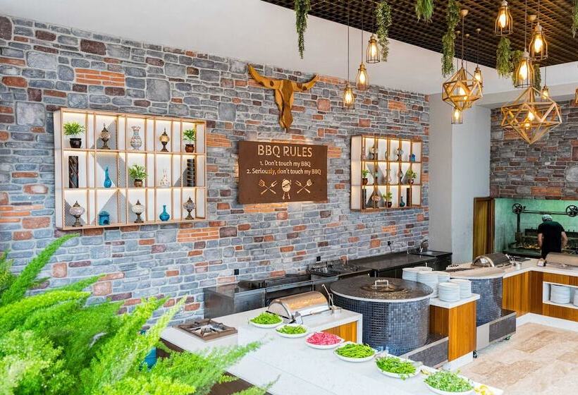 Oz Hotels Side Premium