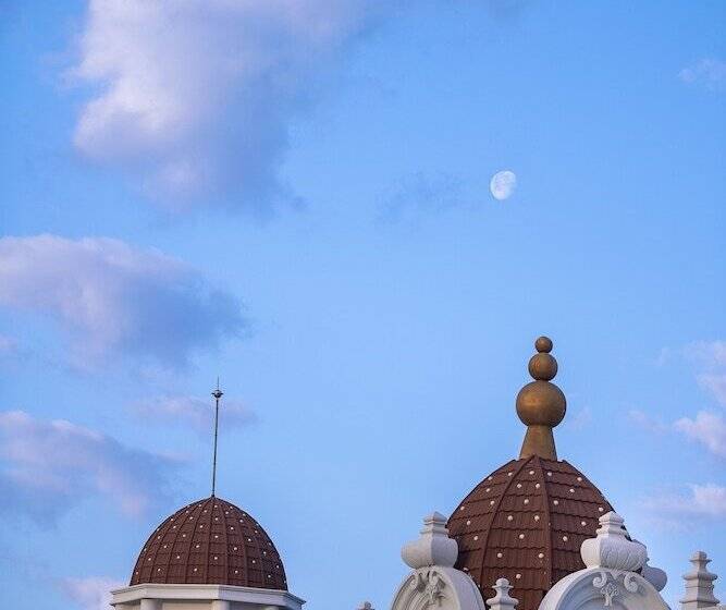 Oz Hotels Side Premium