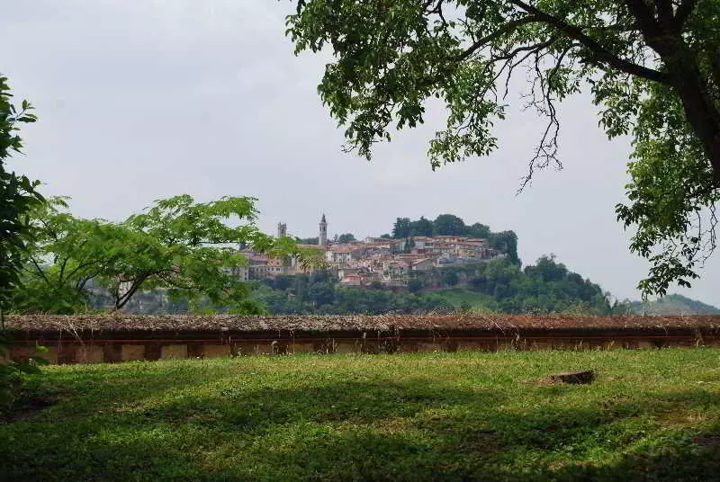 Bed and Breakfast Castello Di Uviglie