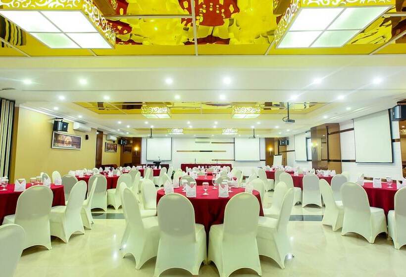 Favor Hotel Makassar City Center By Life