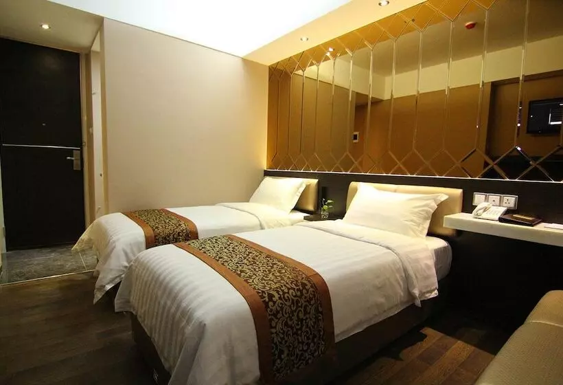 Favor Hotel Makassar City Center By Life