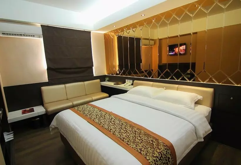 Favor Hotel Makassar City Center By Life