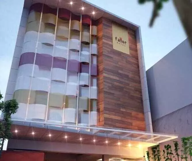 Favor Hotel Makassar City Center By Life