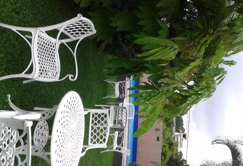 Grand 7 Hotel Thalawathugoda