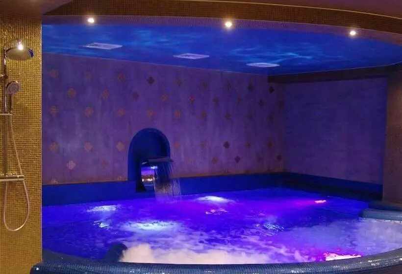 ホテル Gallery Park Volgograd