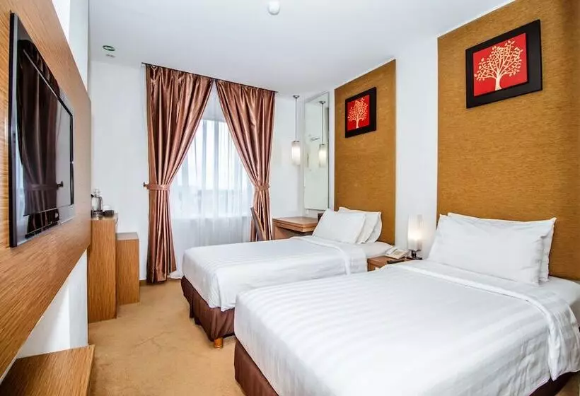 Отель Grand Tjokro Yogyakarta