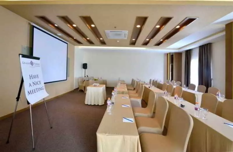 Отель Grand Tjokro Yogyakarta