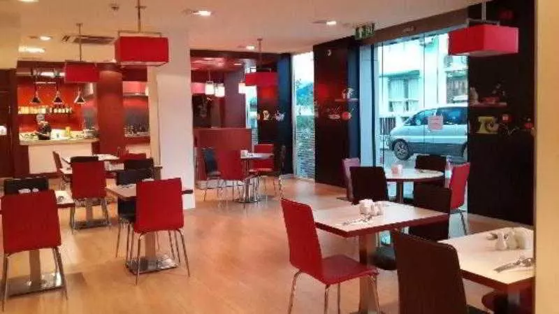 ホテル Ibis Vientiane Nam Phu