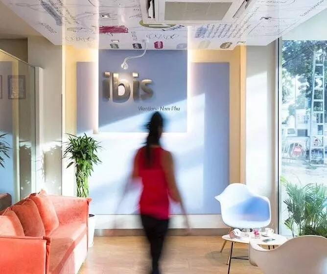 ホテル Ibis Vientiane Nam Phu