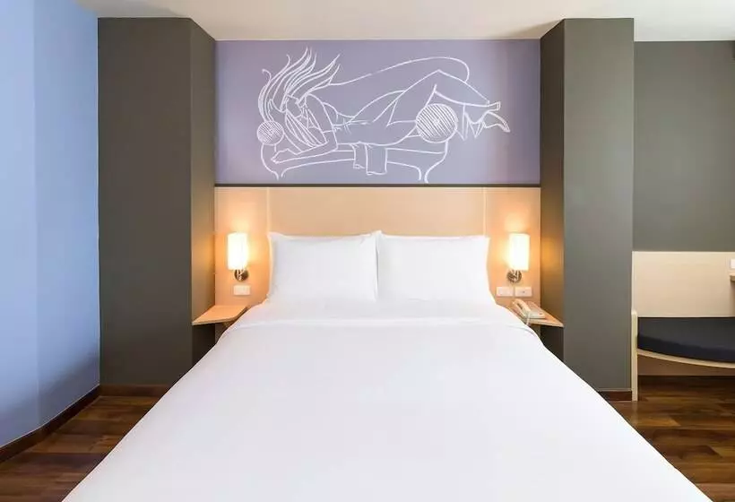 ホテル Ibis Vientiane Nam Phu