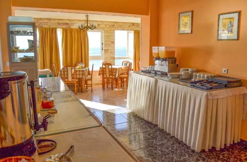 هتل Mikes Apartments