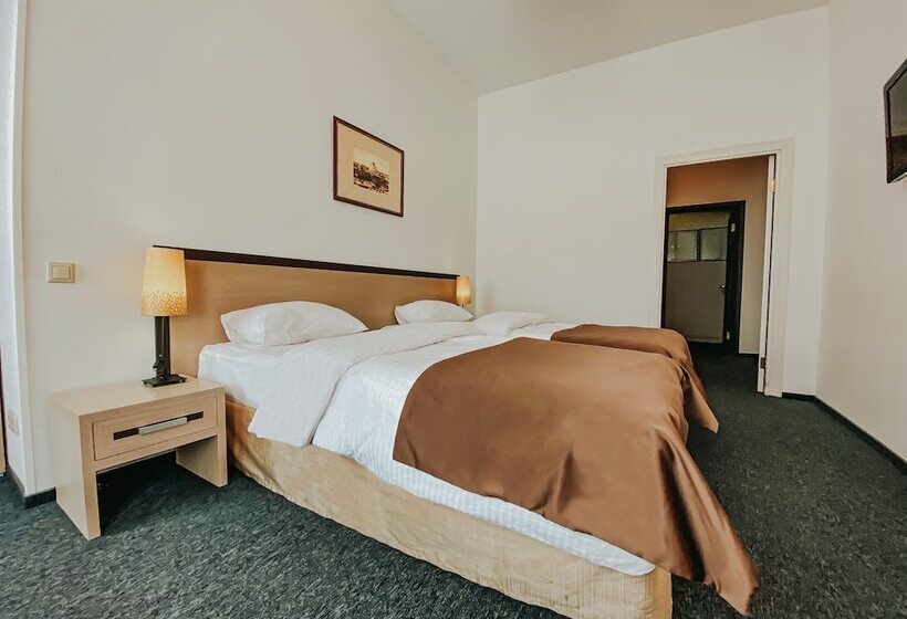 בית מלון כפרי Minima Kitay Gorod