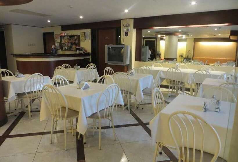 בית מלון כפרי Paragon Suites