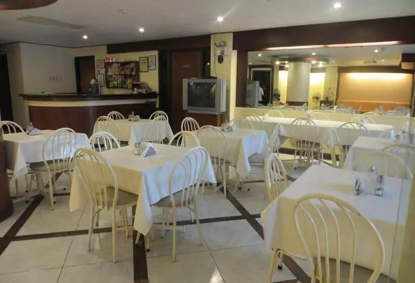 Hotel Paragon Suites