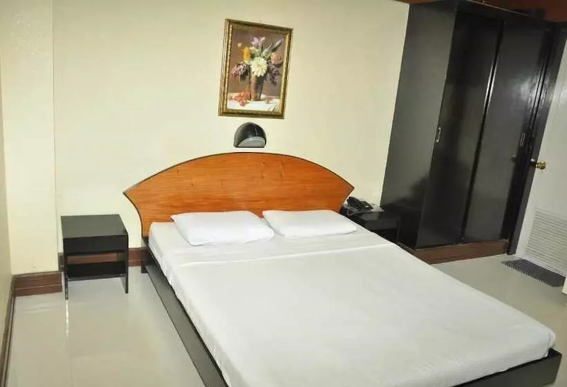 Hotel Paragon Suites