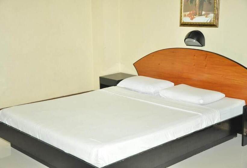 בית מלון כפרי Paragon Suites