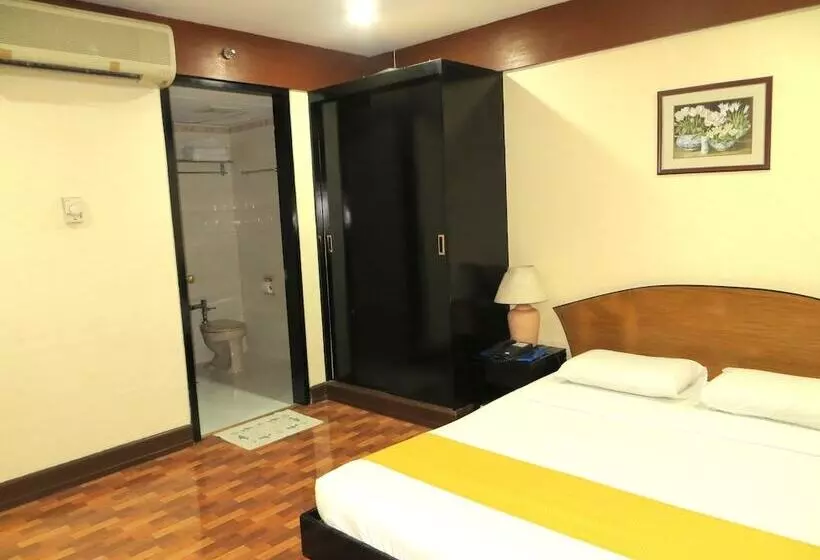 Hotel Paragon Suites