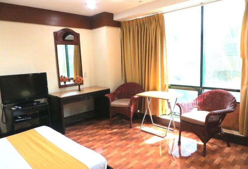 בית מלון כפרי Paragon Suites