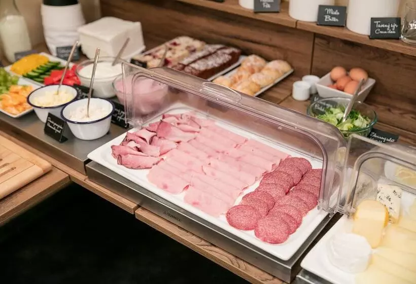 هتل Pytloun Design Self Checkin