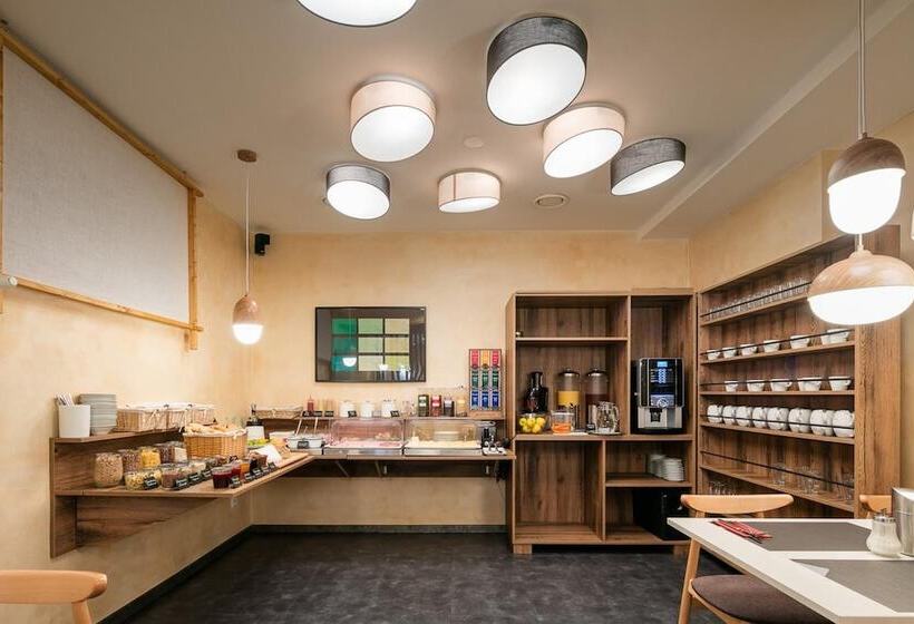 酒店 Pytloun Design Self Checkin