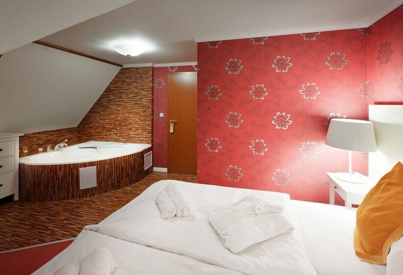 酒店 Pytloun Design Self Checkin