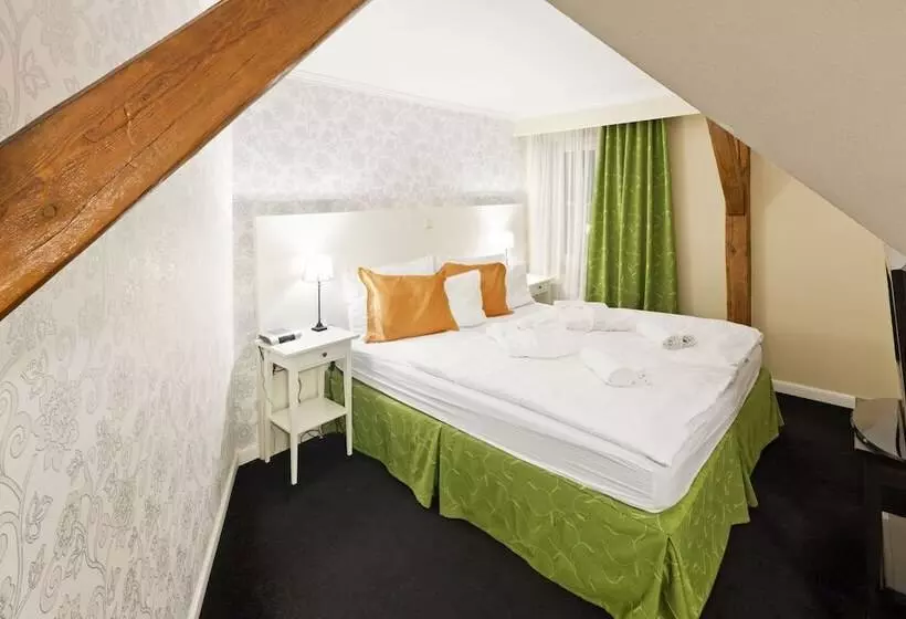 هتل Pytloun Design Self Checkin