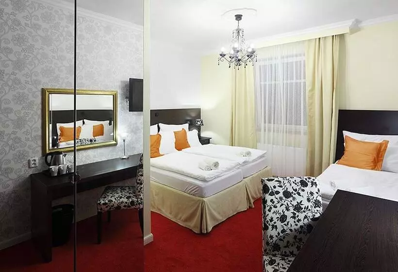 هتل Pytloun Design Self Checkin