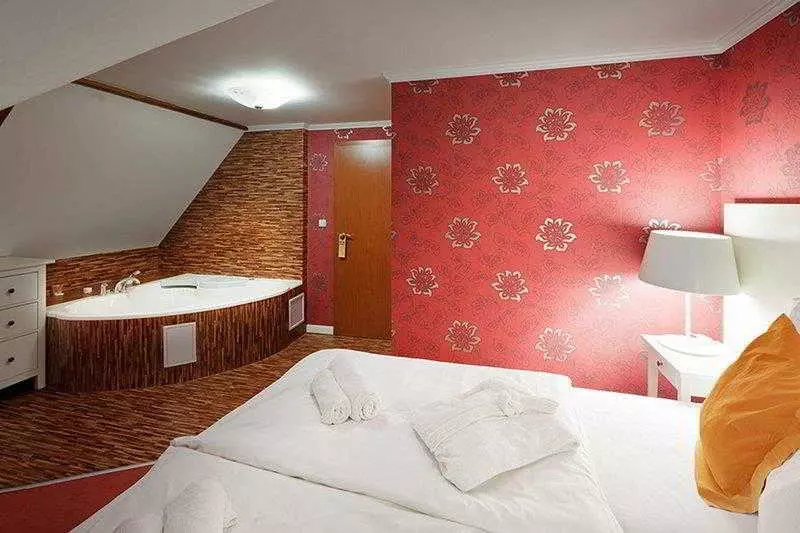 هتل Pytloun Design Self Checkin