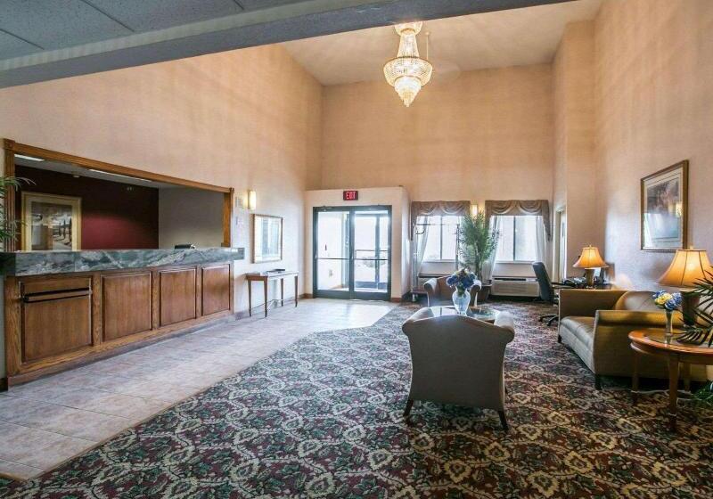 בית מלון כפרי Quality Inn & Suites Woodstock Near Lake Geneva