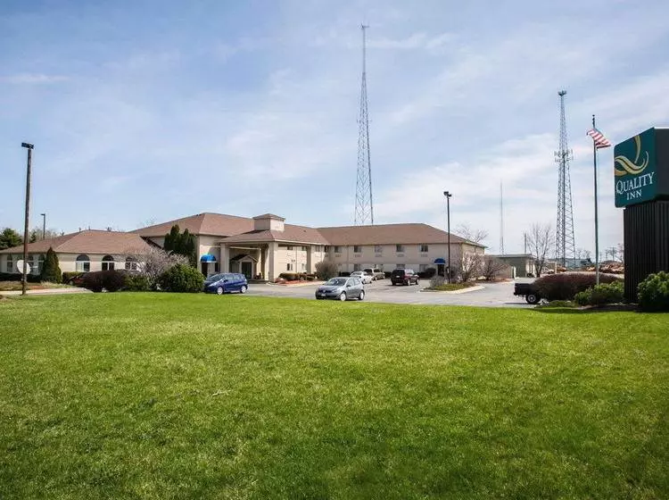 酒店 Quality Inn & Suites Woodstock Near Lake Geneva