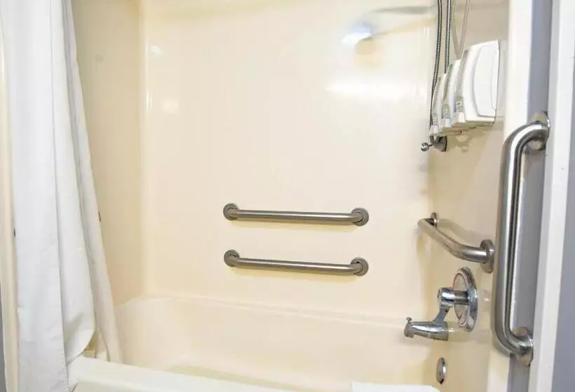 酒店 Quality Inn & Suites Woodstock Near Lake Geneva