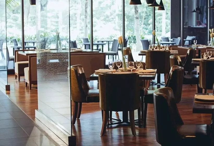 ホテル Renaissance Johor Bahru