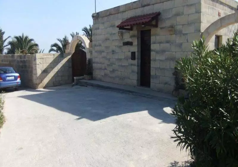 هتل روستایی Dar Haniena Farm House