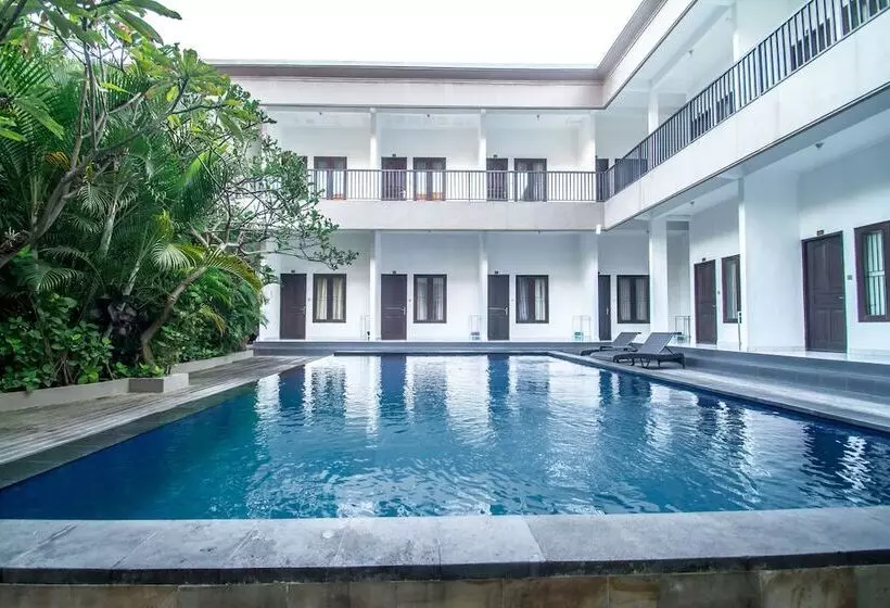 בית מלון כפרי Seminyak Point Guesthouse