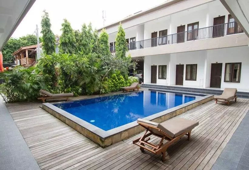 בית מלון כפרי Seminyak Point Guesthouse