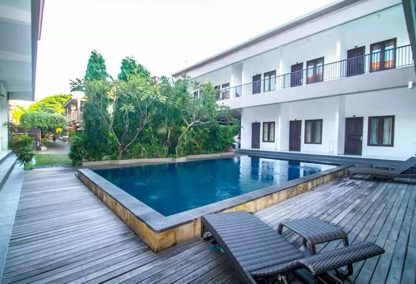 בית מלון כפרי Seminyak Point Guesthouse