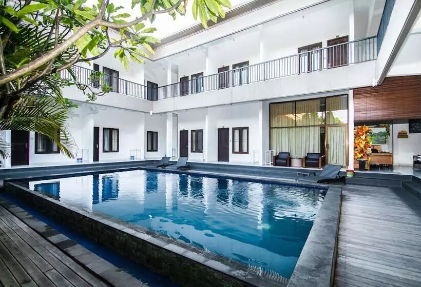 בית מלון כפרי Seminyak Point Guesthouse