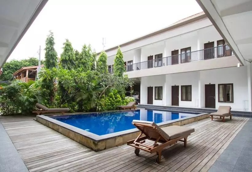 בית מלון כפרי Seminyak Point Guesthouse