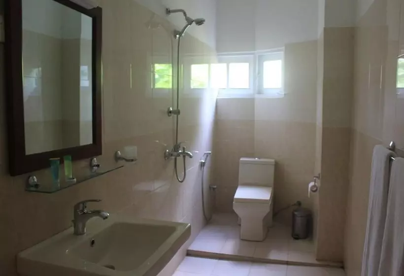 Grand 7 Hotel Thalawathugoda