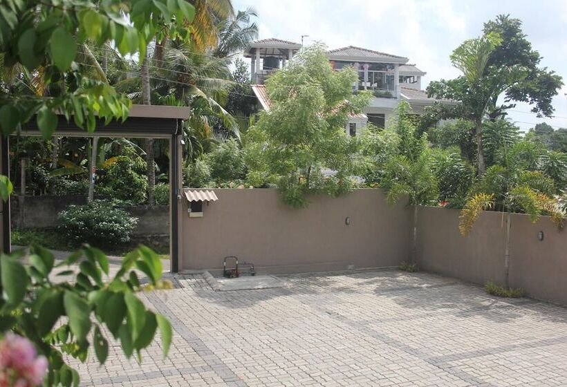 Grand 7 Hotel Thalawathugoda