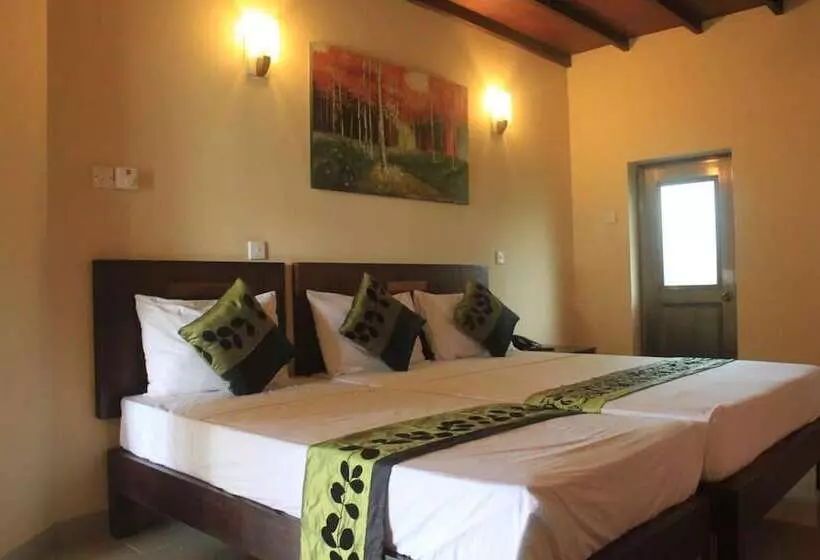 Grand 7 Hotel Thalawathugoda